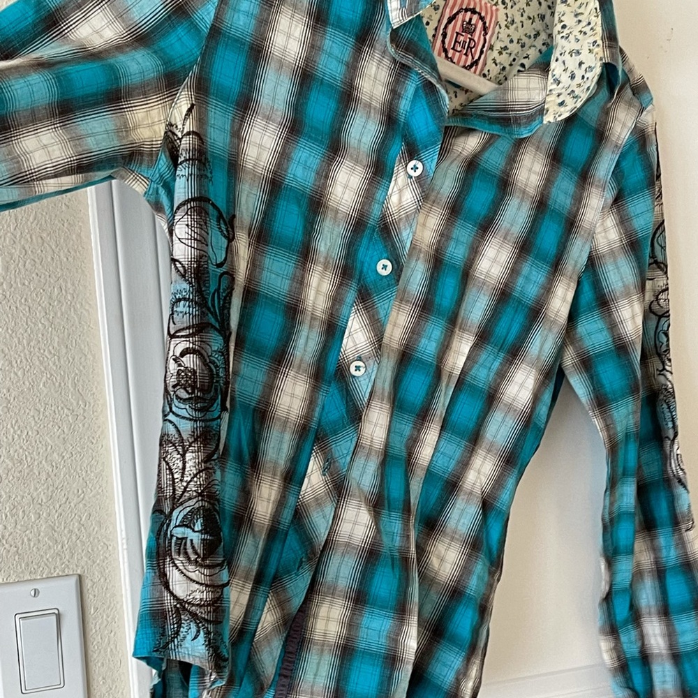 E&R shirt